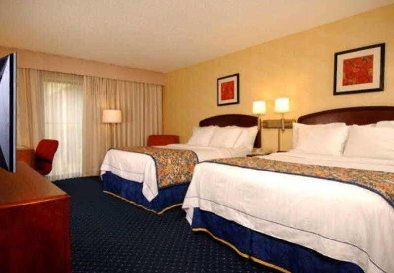 Courtyard Greenville-spartanburg Airport Hotel 3*