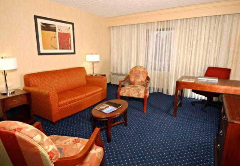 Hotel Courtyard Greenville-spartanburg Airport 3*