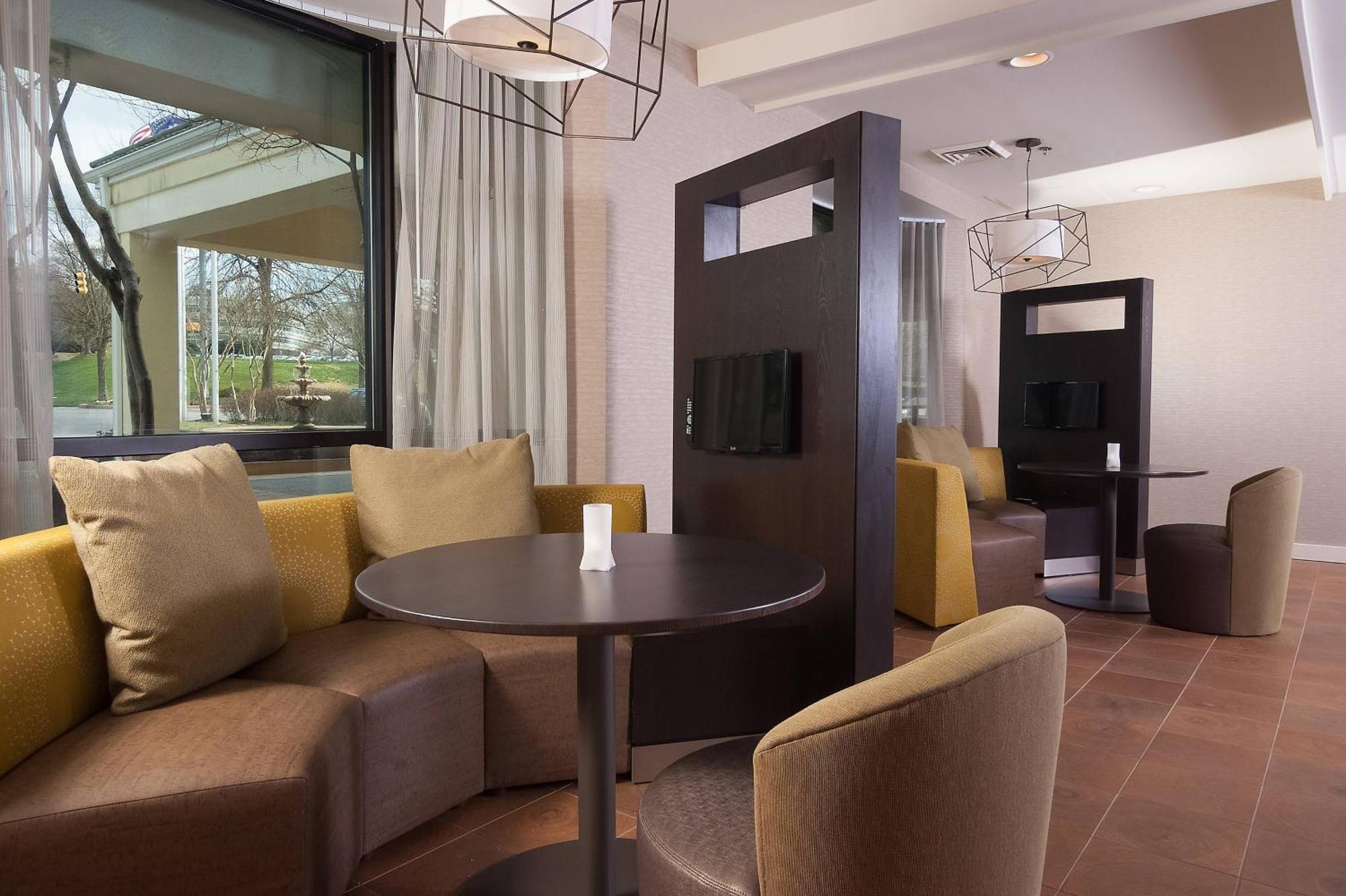 Courtyard Greenville-spartanburg Airport Hotel
