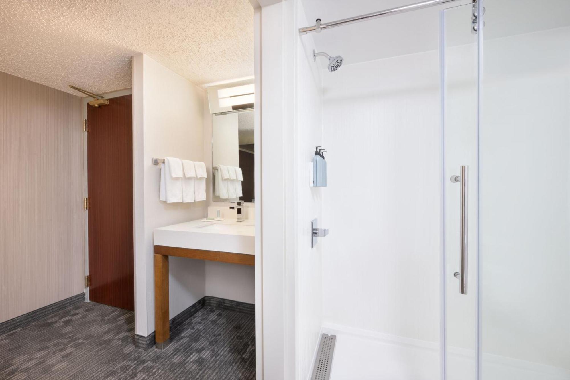 Courtyard Greenville-spartanburg Airport 3* Greenville