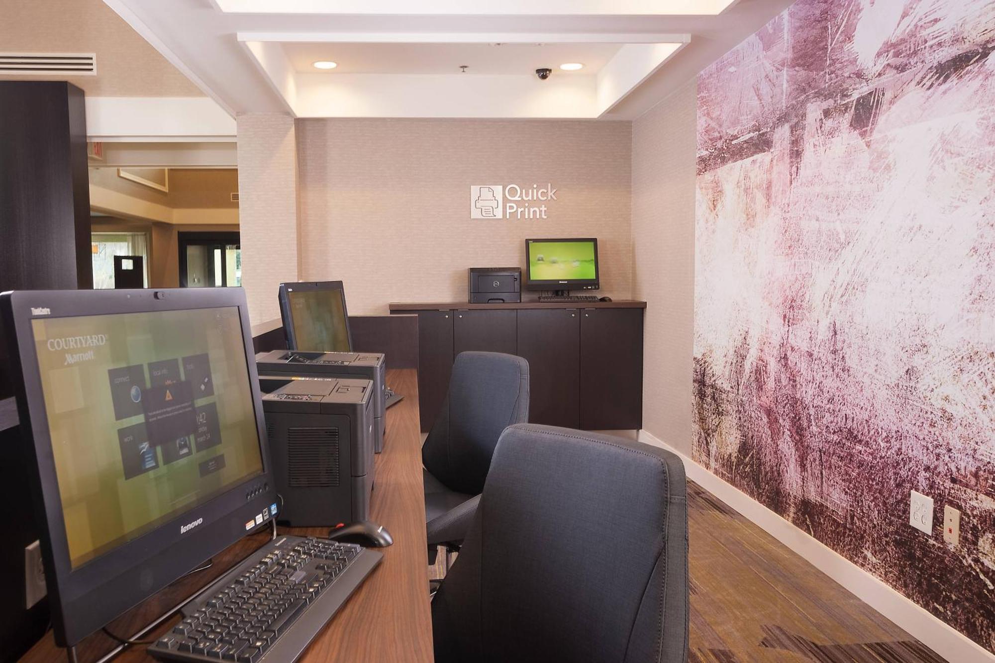Courtyard Greenville-spartanburg Airport Hotel 3*