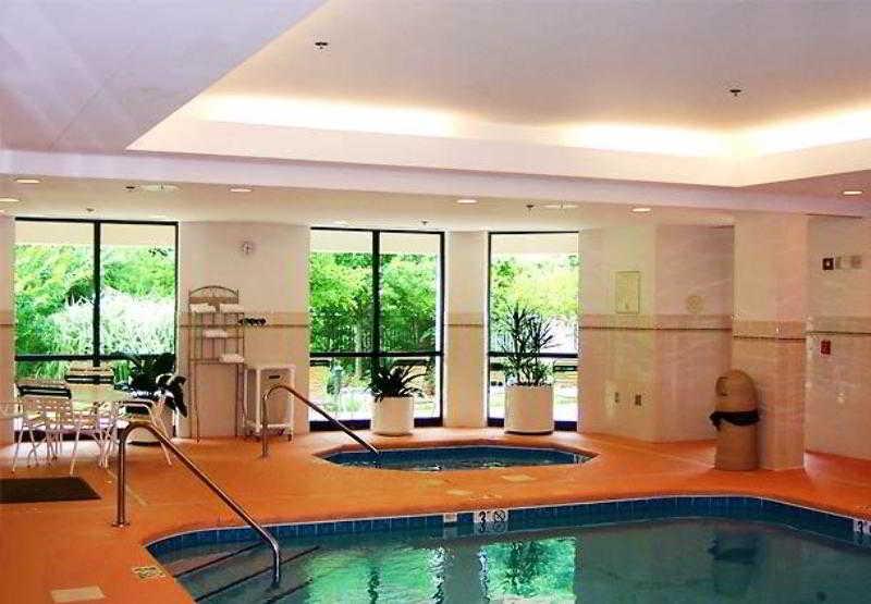 Courtyard Greenville-spartanburg Airport 3* Greenville